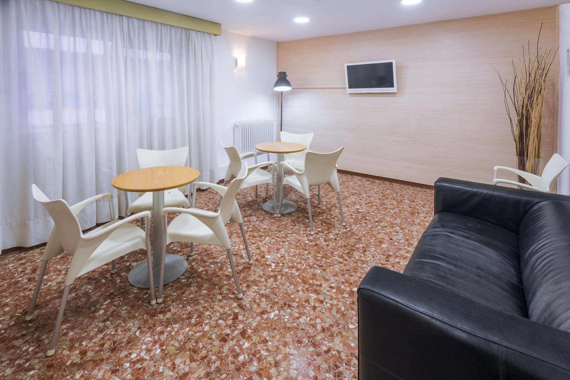 Hotel Catalunya Express Tarragona Luaran gambar
